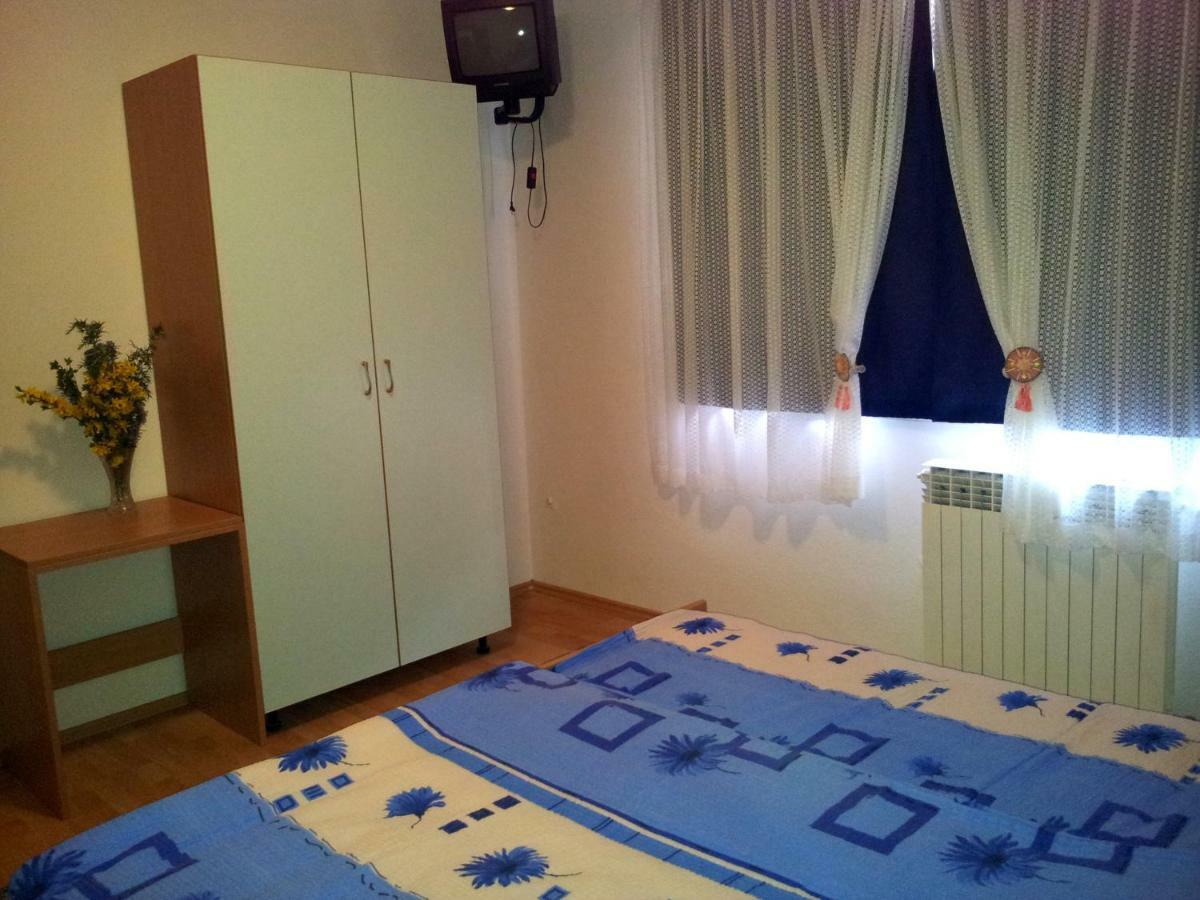 Apartments Ghedas Porec Bagian luar foto